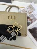 Dior New Classic Embossed Tote Shopping Bag Size: 27 × 21 × 14 CM