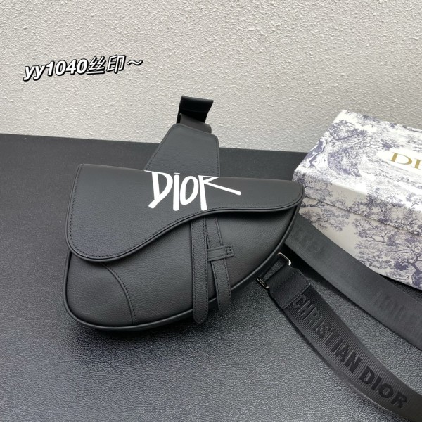 Dior New Classic Lychee Pattern Saddle Bag Size: 20x28.6x5 CM