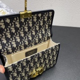 Dior New Classic Retro Elegant Flip Shoulder Bag Size: 21.5 x 12 x 6 CM