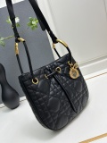 Dior New Fashion Elegant Crossbody Bag Handbag Size: 27×25x5 CM