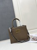 Dior New Classic Embossed Tote Shopping Bag Size: 27 × 21 × 14 CM