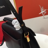 Yves Saint Laurent New Fashion Chain Crossbody Bag Envelope Bag Size: 24×11x20 CM