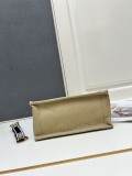 Dior New Classic Embossed Tote Shopping Bag Size: 27 × 21 × 14 CM
