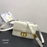 Dior New Classic Retro Elegant Flip Shoulder Bag Size: 21.5 x 12 x 6 CM