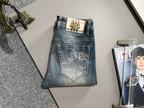 Burberry New Embroidered B Wash Water Slimming Jeans