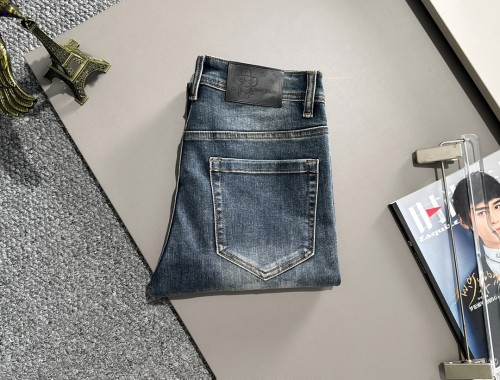 Louis Vuitton New Classic Chess Punch Washed Slimming Jeans