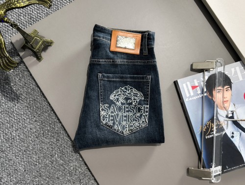 Versace New Four Seasons Logo Printed Wash Water Slimming Jeans