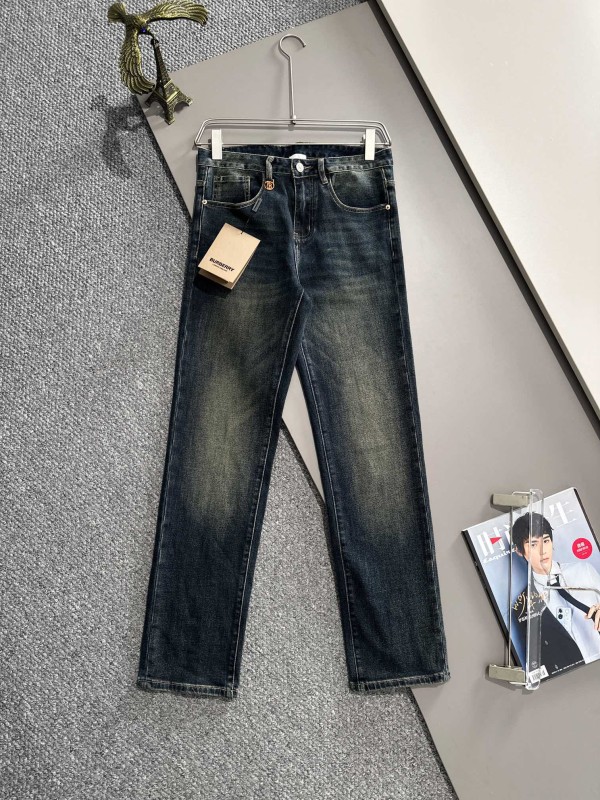 Burberry New Four Seasons Minimally Washed Slimming Jeans