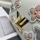 Louis Vuitton Elegant Flower Tinsel Chain Bag Size: 23x18 x8 CM