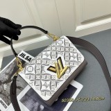 Louis Vuitton New Fashion Embroidered Cowhide Twisted Lock Handbag Crossbody Bag Size: 23 x 17 x 9.5 CM