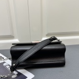 Louis Vuitton New Fashion Elegant Chain Bag Crossbody Bag Size: 23x18x8CM