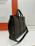 Louis Vuitton Classic Logo Embossed Casual briefcase Diagonal Span Bag Size: 31.0 x 39.0 x 8.5 CM