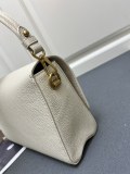 Louis Vuitton New Classic Twist Letter Leather Underarm Bag Crossbody Bag Size: 27 × 19 × 9 CM