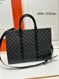 Louis Vuitton Classic Logo Embossed Casual briefcase Diagonal Span Bag Size: 31.0 x 39.0 x 8.5 CM