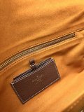 Louis Vuitton New Classic Twist Letter Leather Underarm Bag Crossbody Bag Size: 27 × 19 × 9 CM
