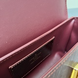 Louis Vuitton New Classic Fashion Twist Letter Handbag Crossbody Bag Size: 23.5x12x7CM