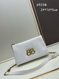 Balenciaga New Fashion Double B Chain Puff Bag Size: 24x16x5 CM