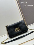 Balenciaga New Fashion Double B Chain Puff Bag Size: 24x16x5 CM