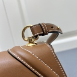 Gucci New Classic Mini Cross Bag Size: 21.5 x 11 x 8 CM