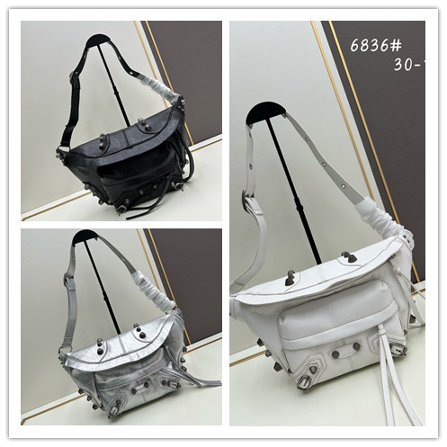 Balenciaga New Fashion Retro Sheepskin Waist Bag Size: 30x19 CM