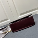 Gucci New Classic Versatile Chain Cross Bag Size: 21.5 x 11 x 8 CM