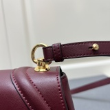 Gucci New Classic Mini Cross Bag Size: 21.5 x 11 x 8 CM