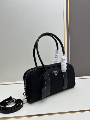 Prada New Fashion Versatile Baguette Bag Size: 31 x 16 x 5 CM