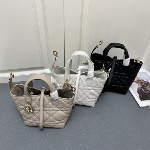 Dior New Fashion Casual Tengge Vertical Leather Handbag Size: 16 x 18 x 12 CM