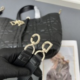 Dior New Fashion Casual Tengge Vertical Leather Handbag Size: 20 x 22 x 18.5 CM