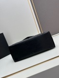 Yves Saint Laurent Fashion Versatile Pillow Cloud Bag Size: 28 x 17 x 10 CM