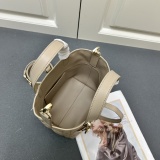 Dior New Fashion Casual Tengge Vertical Leather Handbag Size: 16 x 18 x 12 CM