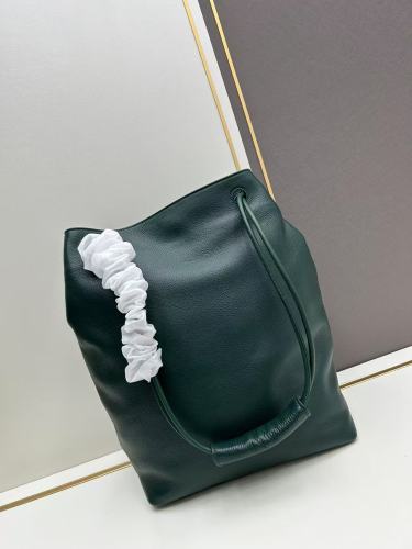 Loewe New Fashion Green Soft Leather Pebble Hobo Handbag Size: 27.5 x 11.5 x 40 CM