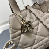 Dior New Fashion Casual Tengge Vertical Leather Handbag Size: 16 x 18 x 12 CM