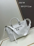 Balenciaga New Fashion Motorcycle Bag Rivet Pack Size: 38 x 27 x 12 CM