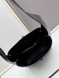 Yves Saint Laurent New Fashion Lazy Cowhide Underarm Bag Size: 28 x 28 x 10 CM