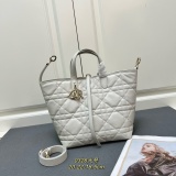 Dior New Fashion Casual Tengge Vertical Leather Handbag Size: 20 x 22 x 18.5 CM