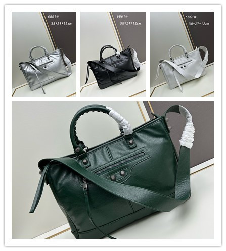 Balenciaga New Fashion Motorcycle Bag Rivet Pack Size: 38 x 27 x 12 CM