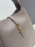 Yves Saint Laurent New Fashion Lazy Cowhide Underarm Bag Size: 28 x 28 x 10 CM