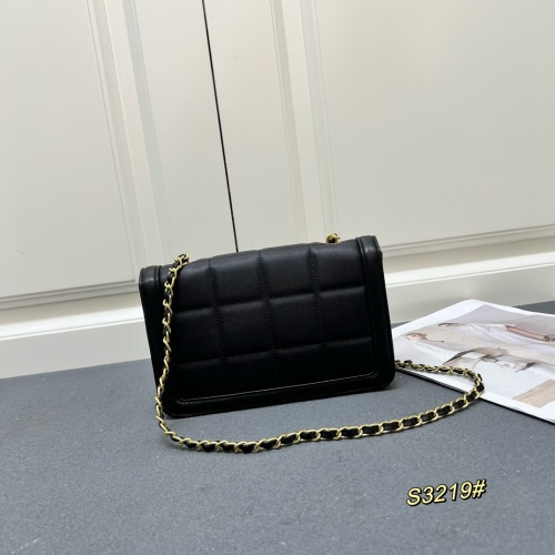 Chanel New Classic Flip Chain Bag Size: 21 CM