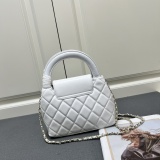 Chanel New Classic Lingge Shell Handbag Chain Crossbody Bag Size: 20 x 14 x 7 CM