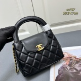 Chanel New Classic Lingge Shell Handbag Chain Crossbody Bag Size: 20 x 14 x 7 CM