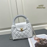 Chanel New Classic Lingge Shell Handbag Chain Crossbody Bag Size: 20 x 14 x 7 CM