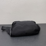 Prada New Classic Nylon Handbag Crossover Bag Size: 15 x 31 x 23 CM