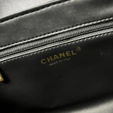 Chanel New Classic Lingge Shell Handbag Chain Crossbody Bag Size: 20 x 14 x 7 CM