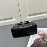 Chanel New Classic Lingge Shell Handbag Chain Crossbody Bag Size: 20 x 14 x 7 CM
