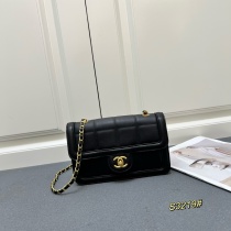 Chanel New Classic Flip Chain Bag Size: 21 CM Chanel New Classic Flip Chain Bag Size: 21 CM