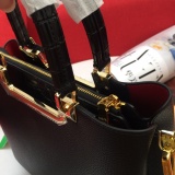 Prada New Fashion Elegant Handbag Crossbody Bag Size: 30x 22 x 14 CM