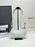 Balenciaga Fashion Graffiti Half Moon Underarm Dumpling Bun Size: 26 × 16 × 10 CM