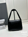 Balenciaga Fashion Versatile Underarm Dumpling Bun Size: 23x16x5 CM