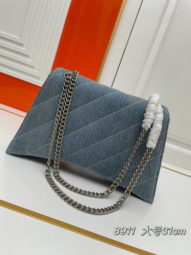 Balenciaga Classic Retro Cowboy Shoulder Bag Chain Bag Size: 31 × 20 × 9.5 CM